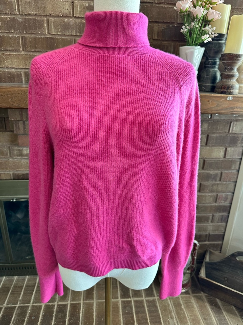 & Other Stories 100% Cashmere Turtleneck Sweater Hot Pink Small Soft Knit